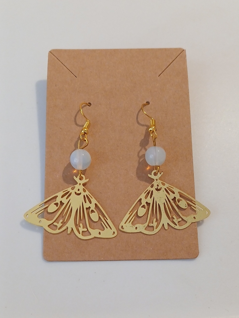 Fashion Jewelry Gold Butterfly Wing Earrings with White Bead